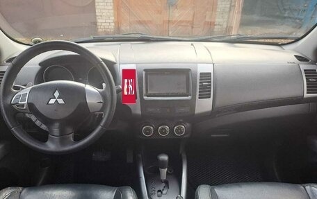 Mitsubishi Outlander III рестайлинг 3, 2010 год, 1 200 000 рублей, 18 фотография