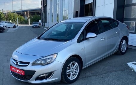 Opel Astra J, 2013 год, 720 000 рублей, 1 фотография