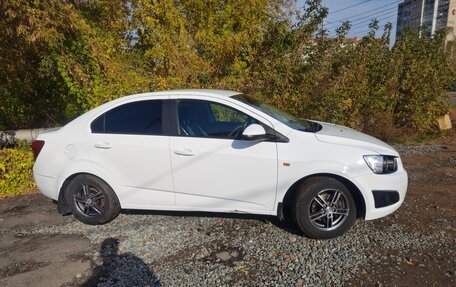 Chevrolet Aveo III, 2013 год, 700 000 рублей, 2 фотография