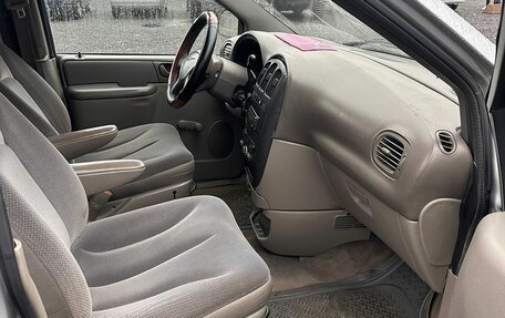 Chrysler Voyager IV, 2001 год, 399 700 рублей, 9 фотография