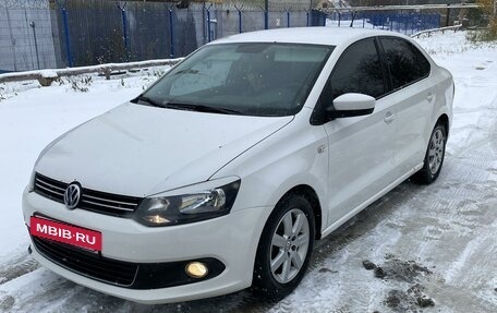 Volkswagen Polo VI (EU Market), 2013 год, 890 000 рублей, 3 фотография