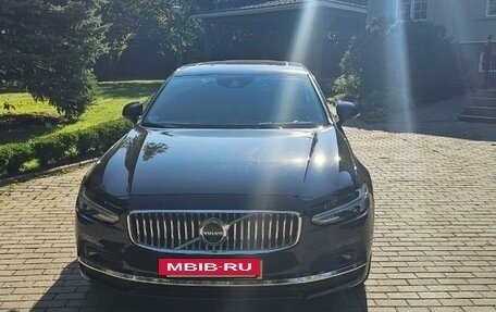 Volvo S90 II рестайлинг, 2020 год, 3 850 000 рублей, 4 фотография