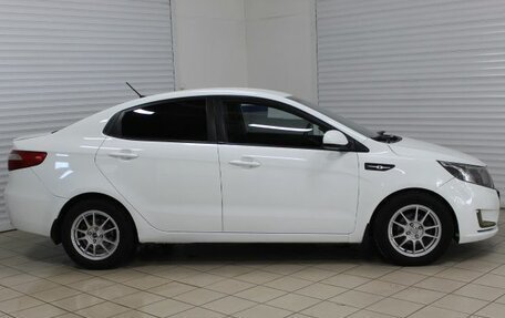 KIA Rio III рестайлинг, 2013 год, 700 000 рублей, 4 фотография