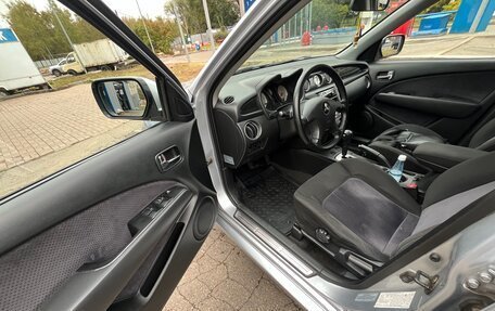 Mitsubishi Outlander III рестайлинг 3, 2003 год, 1 000 000 рублей, 10 фотография