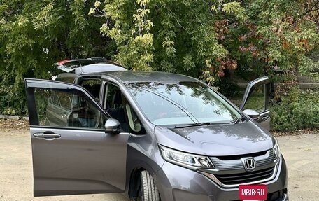 Honda Freed II, 2017 год, 1 850 000 рублей, 31 фотография