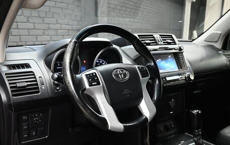 Toyota Land Cruiser Prado 150 рестайлинг 2, 2015 год, 3 865 000 рублей, 13 фотография