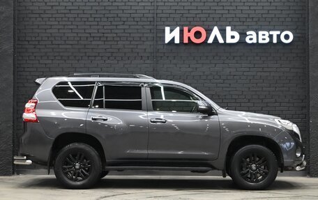 Toyota Land Cruiser Prado 150 рестайлинг 2, 2015 год, 3 865 000 рублей, 9 фотография