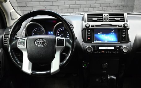 Toyota Land Cruiser Prado 150 рестайлинг 2, 2015 год, 3 865 000 рублей, 14 фотография