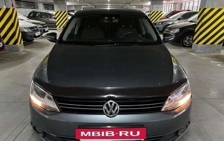 Volkswagen Jetta VI, 2011 год, 799 000 рублей, 2 фотография