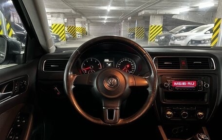 Volkswagen Jetta VI, 2011 год, 799 000 рублей, 15 фотография