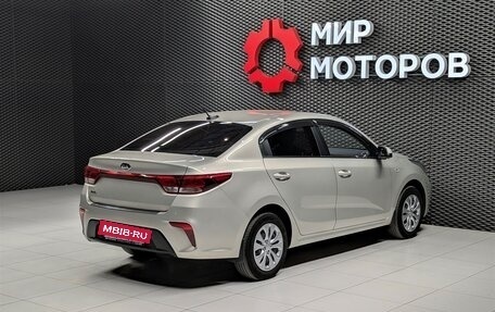 KIA Rio IV, 2018 год, 1 390 000 рублей, 8 фотография