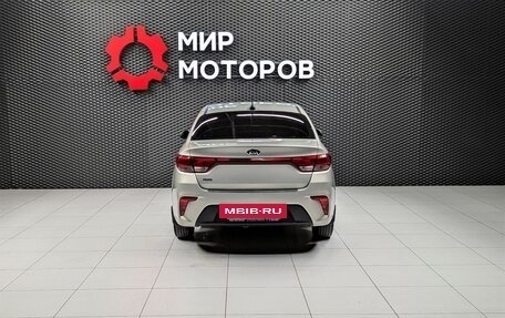 KIA Rio IV, 2018 год, 1 390 000 рублей, 9 фотография