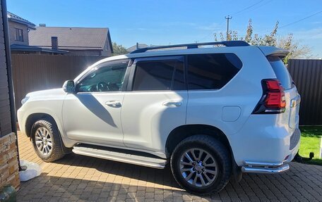 Toyota Land Cruiser Prado 150 рестайлинг 2, 2018 год, 6 100 000 рублей, 3 фотография