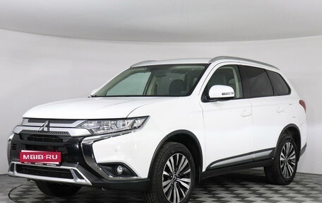 Mitsubishi Outlander III рестайлинг 3, 2018 год, 2 577 000 рублей, 1 фотография