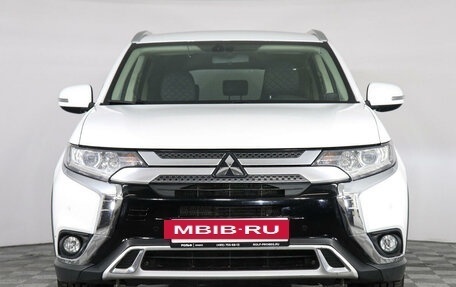 Mitsubishi Outlander III рестайлинг 3, 2018 год, 2 577 000 рублей, 2 фотография