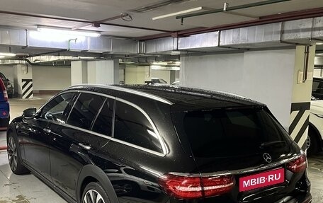 Mercedes-Benz E-Класс, 2019 год, 3 850 000 рублей, 11 фотография