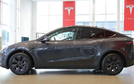 Tesla Model Y I, 2024 год, 6 303 000 рублей, 4 фотография