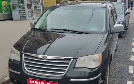 Chrysler Voyager IV, 2008 год, 1 300 000 рублей, 1 фотография