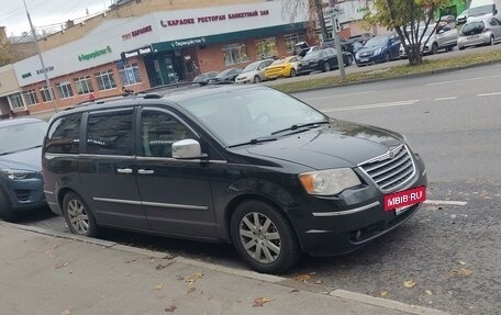 Chrysler Voyager IV, 2008 год, 1 300 000 рублей, 2 фотография