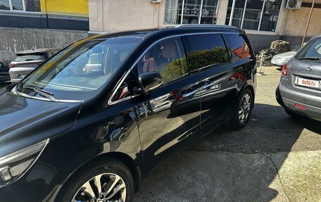 KIA Carnival III, 2017 год, 2 800 000 рублей, 4 фотография