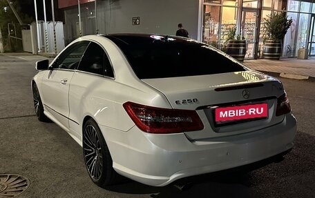 Mercedes-Benz E-Класс, 2011 год, 1 600 000 рублей, 4 фотография