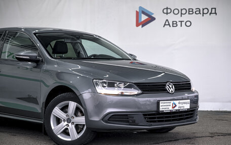 Volkswagen Jetta VI, 2013 год, 1 200 000 рублей, 2 фотография