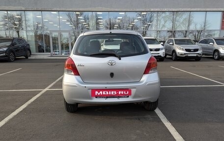 Toyota Vitz, 2010 год, 550 000 рублей, 3 фотография