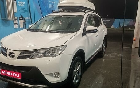 Toyota RAV4, 2015 год, 2 430 000 рублей, 1 фотография