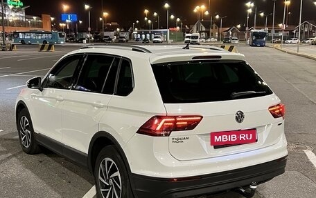 Volkswagen Tiguan II, 2018 год, 2 405 000 рублей, 7 фотография