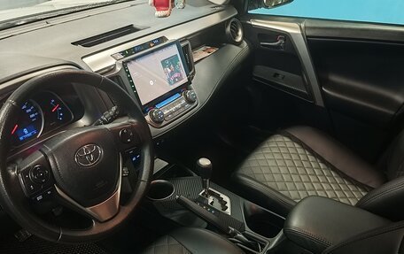 Toyota RAV4, 2015 год, 2 430 000 рублей, 7 фотография