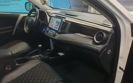 Toyota RAV4, 2015 год, 2 430 000 рублей, 5 фотография