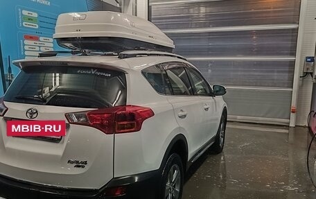 Toyota RAV4, 2015 год, 2 430 000 рублей, 3 фотография