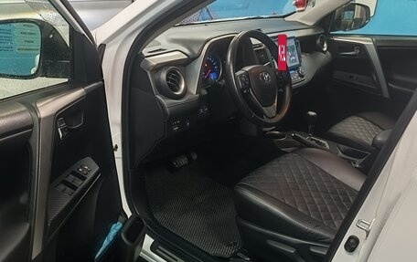 Toyota RAV4, 2015 год, 2 430 000 рублей, 8 фотография