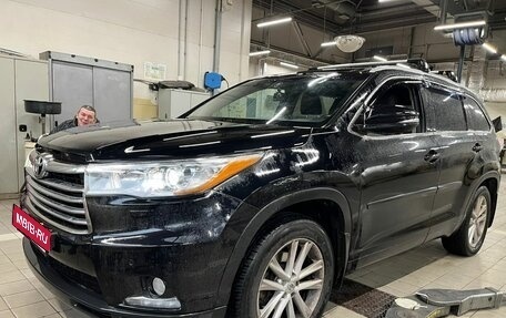 Toyota Highlander III, 2014 год, 3 095 000 рублей, 1 фотография