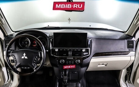 Mitsubishi Pajero IV, 2019 год, 3 998 000 рублей, 14 фотография