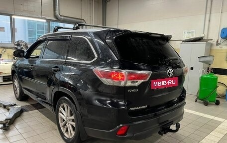 Toyota Highlander III, 2014 год, 3 095 000 рублей, 4 фотография