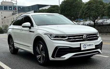 Volkswagen Tiguan II, 2021 год, 2 500 000 рублей, 1 фотография