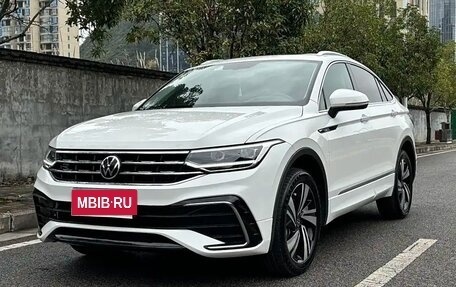 Volkswagen Tiguan II, 2021 год, 2 500 000 рублей, 3 фотография