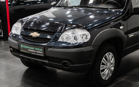 Chevrolet Niva I рестайлинг, 2015 год, 730 000 рублей, 3 фотография