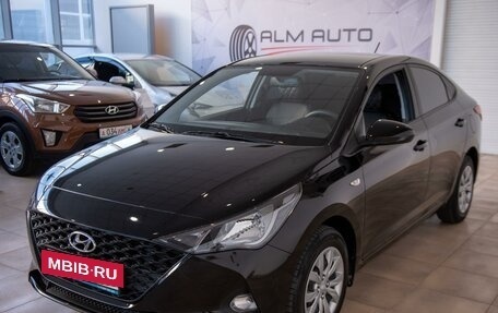 Hyundai Solaris II рестайлинг, 2021 год, 1 800 000 рублей, 2 фотография