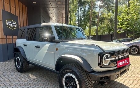 Ford Bronco, 2024 год, 8 000 000 рублей, 3 фотография