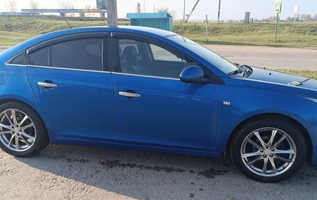 Chevrolet Cruze II, 2009 год, 750 000 рублей, 3 фотография