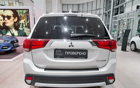 Mitsubishi Outlander III рестайлинг 3, 2017 год, 2 318 000 рублей, 6 фотография