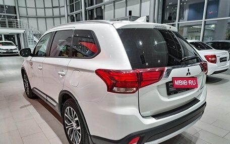 Mitsubishi Outlander III рестайлинг 3, 2017 год, 2 318 000 рублей, 7 фотография