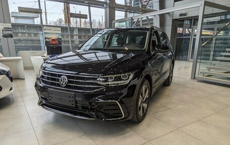 Volkswagen Tiguan II, 2023 год, 5 479 000 рублей, 2 фотография