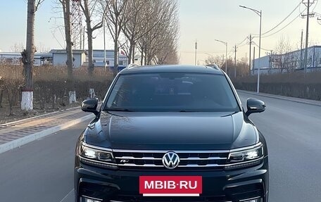 Volkswagen Tiguan II, 2020 год, 3 200 000 рублей, 2 фотография