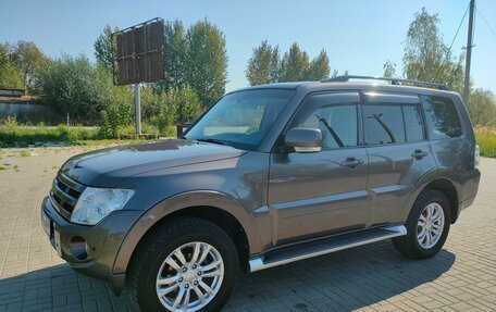 Mitsubishi Pajero IV, 2012 год, 2 300 000 рублей, 2 фотография