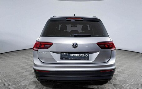 Volkswagen Tiguan II, 2018 год, 2 480 800 рублей, 6 фотография