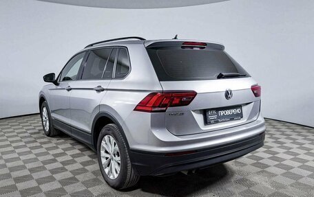 Volkswagen Tiguan II, 2018 год, 2 480 800 рублей, 7 фотография