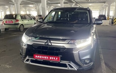 Mitsubishi Outlander III рестайлинг 3, 2019 год, 2 700 000 рублей, 1 фотография